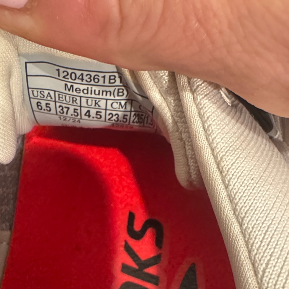 Women's Glycerin Max White and Red Running Shoes - Picture 3 of 4